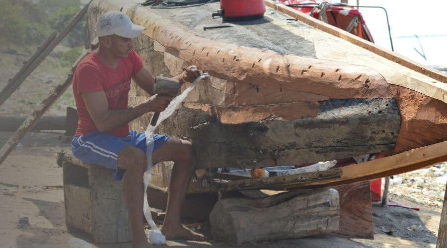 Why choose water damage restoration service for emergency flood repair in Murfreesboro